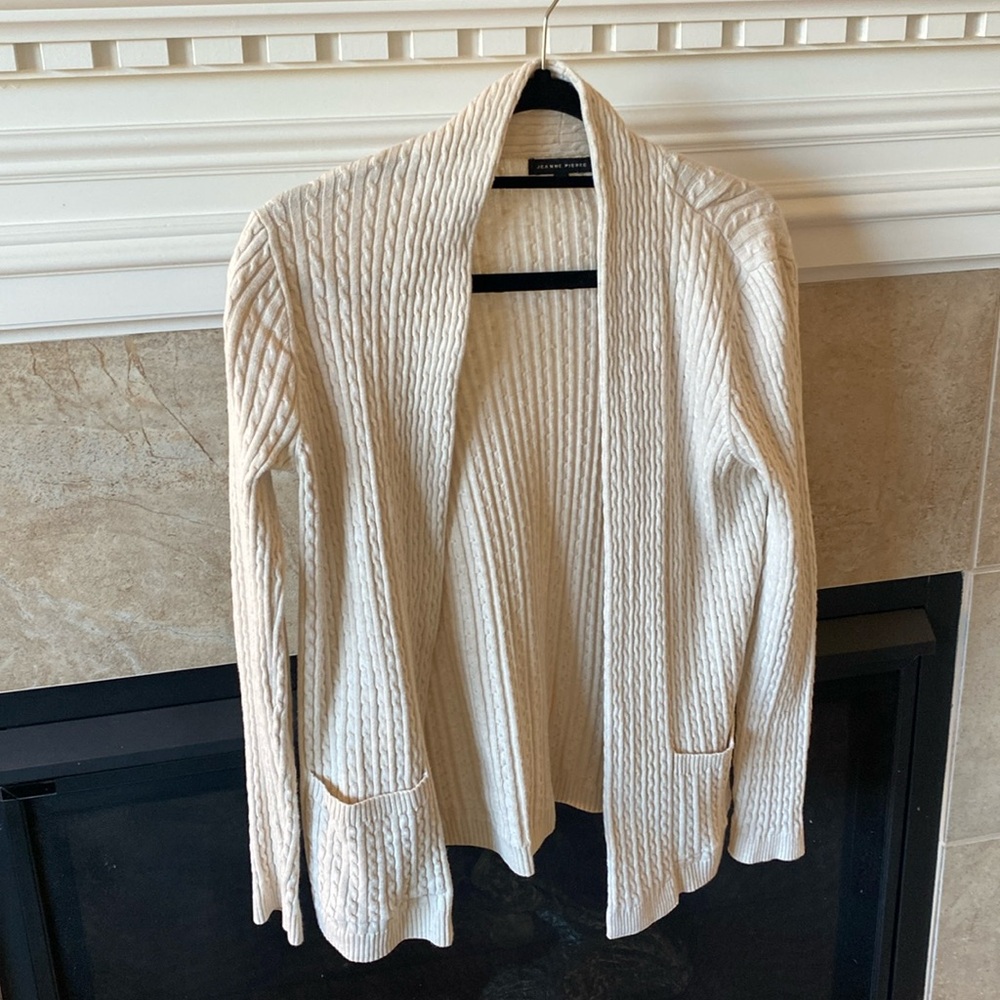 Cream cardigan with pockets